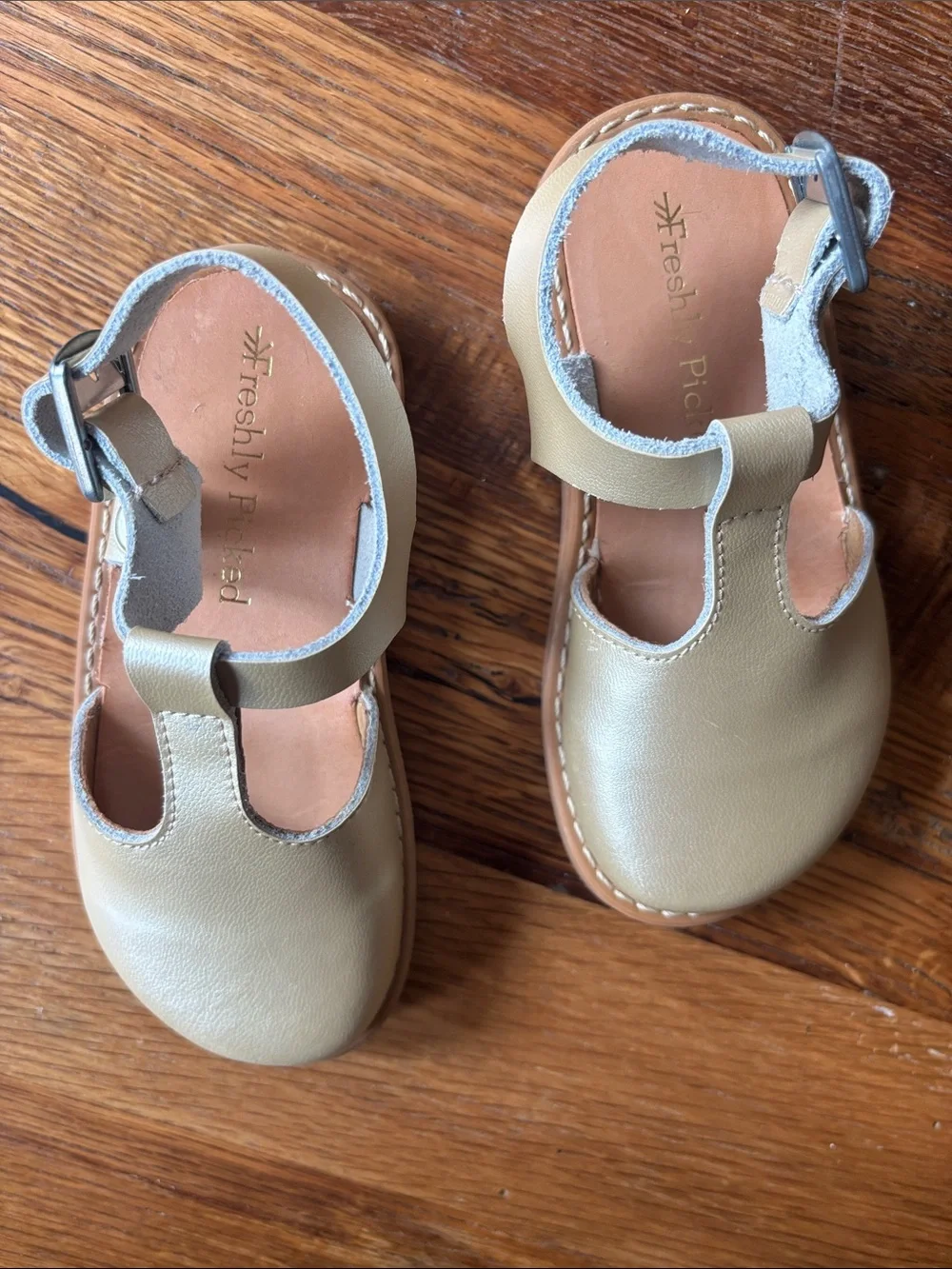 Freshly Picked Kids Metallic Gold Leather T-Strap Sandals size 7